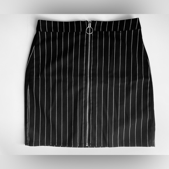 GARAGE Women’s Pinstripe MINI Skirt - Picture 2 of 5